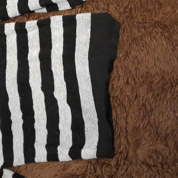 Vtg Striped sweater - Picture 6 of 7